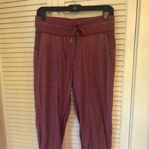 Lululemon Dance Studio Crop pants size 6